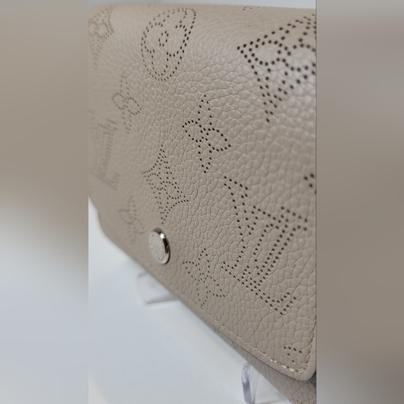 Louis Vuitton Mahina Iris Monogram Bi Fold Wallet - Picture 3 of 12